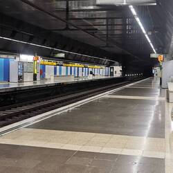 Wenn man die Bahn gerade verpasst hat, hat man den ganzen Bahnsteig für sich