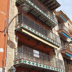 Neuzeitliche Fliesenbalkons