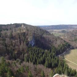 Ausblick vom AP Kaiserstand in Richtung Ruine Kallenberg