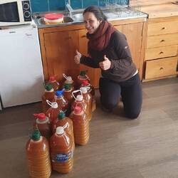 Das Zwischenergebnis: 16x6l frisch gepresster, leckerer Apfelsaft.