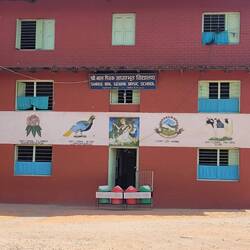 Eine Schule mit wichtigen nationalen Merkmalen - gut zu wissen