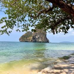 das täuscht auf den Bildern, hier ist alles sehr touristisch überlaufen 🤪