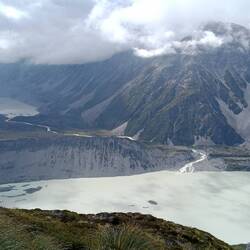 Sealy Tarns lookout half way up to the Mueller hut, Mt Cook vanished after 5mins in the clouds