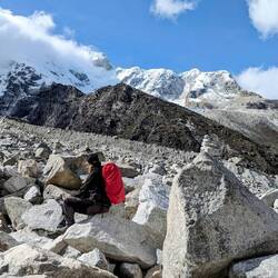 Im Hintergrund der Huandoy 6.395m