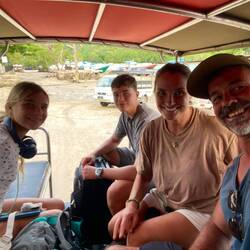 Nach 2 1/2 Stunden eeeeendlich wieder an Land 😅🤢