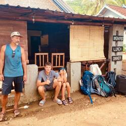 Auf den Fahrer gewartet...