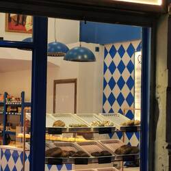 In Alex damals bestellte ich das deutsche Brot beim Bäcker in Kairo - hier gibt's welches ums Eck