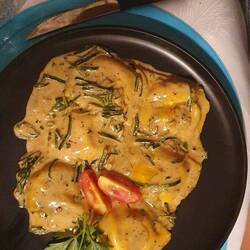 Ravioli mit Kürbis-Pilzsauce/ Kabak ve mantarlı soslu ravioli