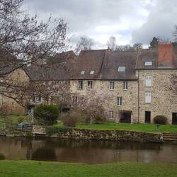 mittelalterliches Dörfchen kurz vor Felletin.... wie im Bilderbuch