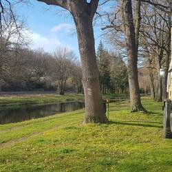 Der Canal de Berry, 261 km lang, vom Fluss Cher gespeist, mit etlichen Schleusen und Brücken