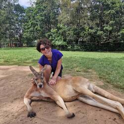Am grössten wird das rote Känguru, bis 165 cm und 95 kg schwer, sie können bis 12 Jahre alt werden.