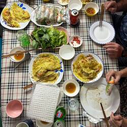 Privates Essen bei der Familie von Minh Ha es gibt Banh Xeo