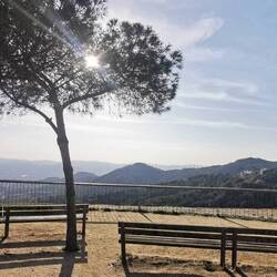 Überall Bänke mit irren Ausblicken und sie sind frei!