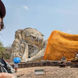 Wat Lokkayasutha - right after I took this photo I dropped my ice lolly :(