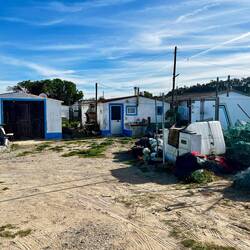 ..leider in recht ärmlichen Verhältnissen.