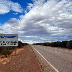 Hier fängt das Outback an