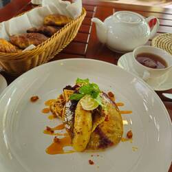 Morgenessen (man beachte die selbstgemachten Croissants)