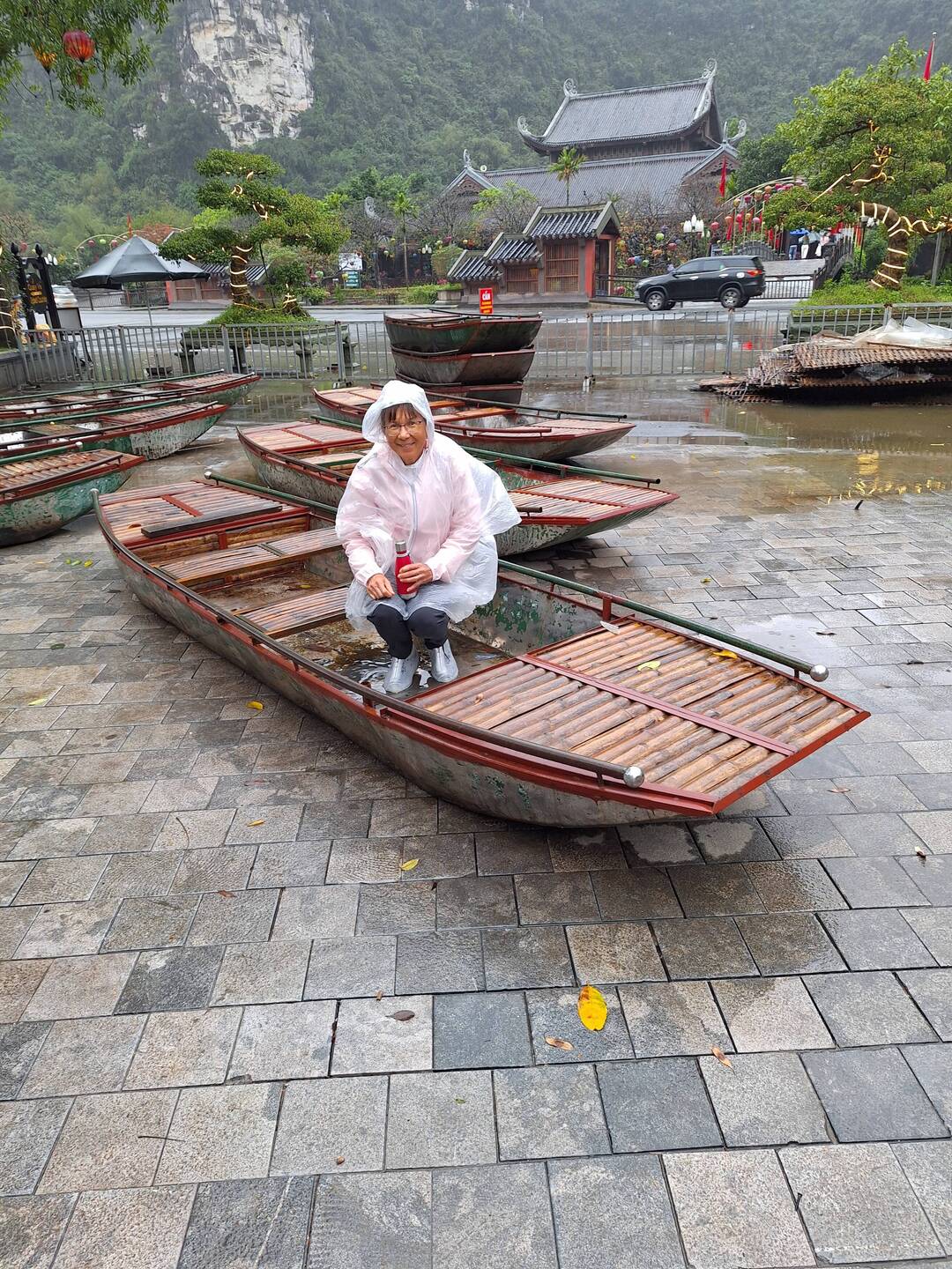 Sampan girl on land