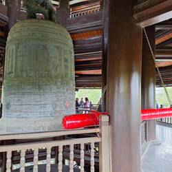 Largest bronze bell (36 ton)