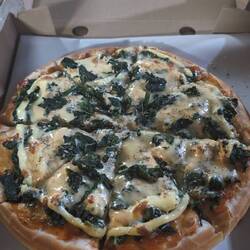 There's mayo UNDERNEATH that seemingly cheesy topping, 2/10 (I did eat half)