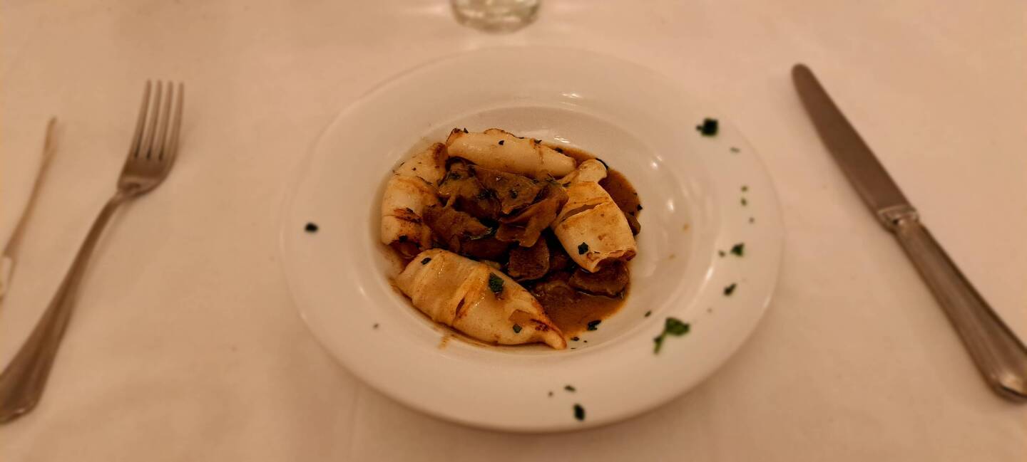 Calamari in umido con carciofi