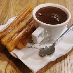 Wie Silvester 1992 mit meiner Brieffreundin Viki in Madrid - churros con chocolate um 4 Uhr nachts