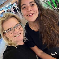 Nati kommt extra zum Flughafen, um mich zu verabschieden