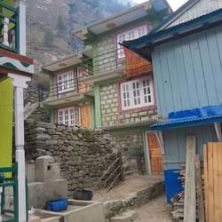 Thilche, da gab's Mittagessen und dann mit dem Jeep noch weiter runter zur letzten Übernachtung.