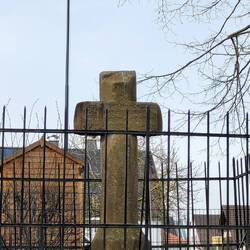 Hier wurde am 05.06.1400 Herzog Friedrich I. von Braunschweig-Wolfenbüttel ermordet.