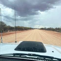 Hier wechselt der Untergrund, aufgeschütteter Stein aus der nahegelegenen Mine.