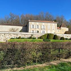 Und immer mal wieder tolle Gebäude