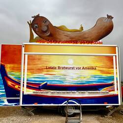 ..zur letzten Bratwurst vor Amerika.
