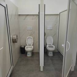 Τουαλέτες σταθμού λεωφορείου που ντρέπεσαι να μπεις με τα παπούτσια