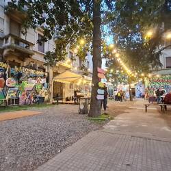 ... ensemble au marché à Milan