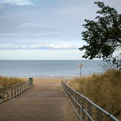 Strandzugang am Hotel