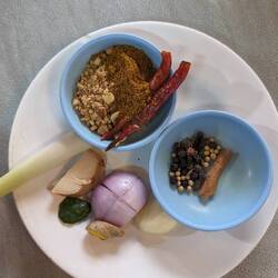 Curry paste ingredients