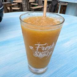 Leckerer Drink zum Mittagessen