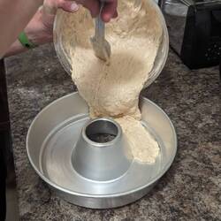 In gefettete Form geben