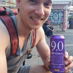 Wir lernen einen Koch und einen Fotografen kennen, die einen deutschen Exportklassiker trinken!