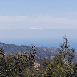 In der Ferne die schneebedeckten Gipfel des Taurusgebirges
