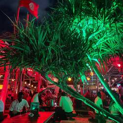 The cozy atmosphere of the "Wavuvi Kempu" at Coco Beach