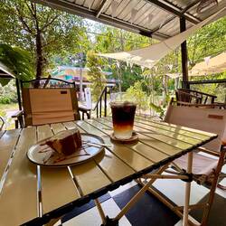 Banana bread caramel ceese cake mit coconut coffee, wer mich kennt ... schwebe im Schlaraffenland 😋