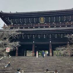 Das Eingangstor eines Tempels