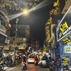 Hanoi ist laut und hektisch.