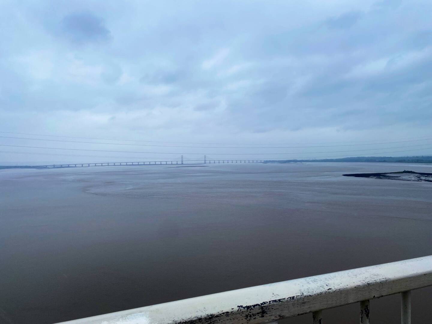 The Prince of Wales bridge, viewed from the Severn bridge (pont Havren).