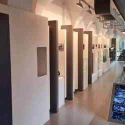 Museo Nazionale Scienza e Tecnologia Leonardo : une aile du musée juste pour l'acier !!