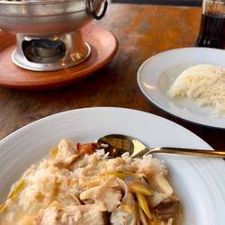 Chicken mit vegetables and Galgant in coconut soup