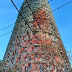 Torre Glories aus der Nähe