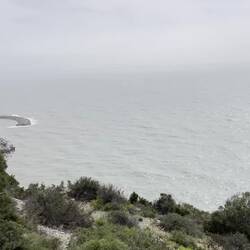 An einem Aussichtspunkt im Parque de El Garraf