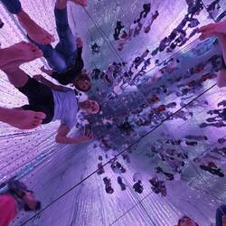 Teamlabs Planet digital exposition